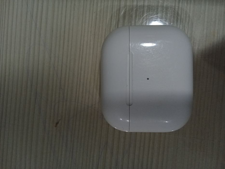 Продаю айрпотсы оригинал 3 поколения