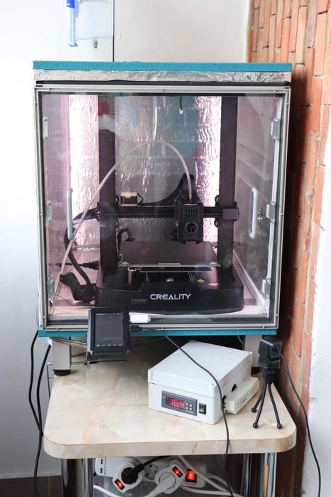 Imprimanta 3d Creality Ender 3 v3 KE cu cutie inchisa, Incalzita