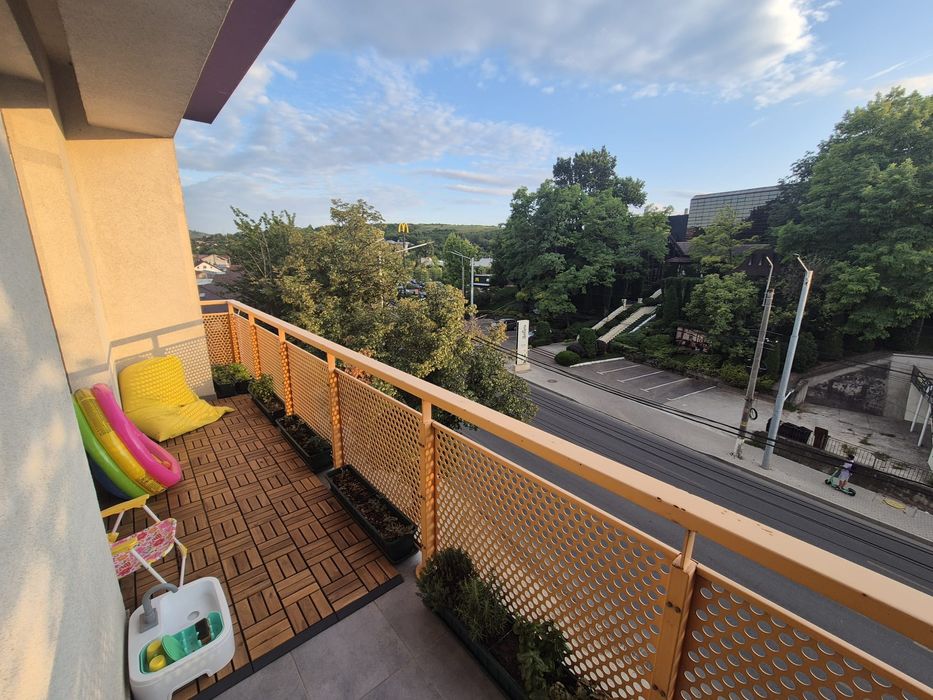 Vând apartament Bucium Bellaria