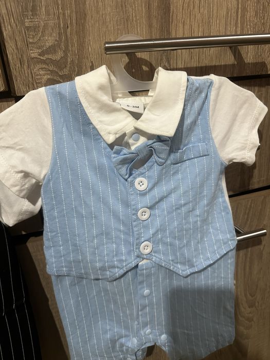 Официални дрешки за бебе