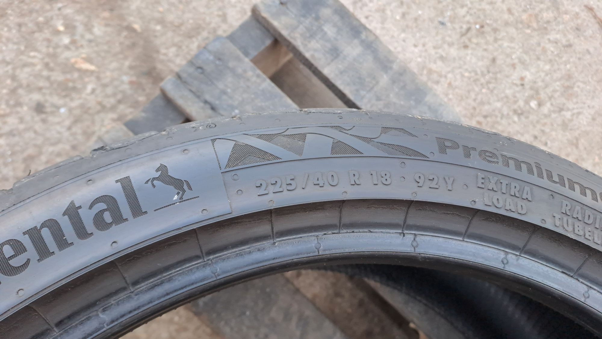 1бр. 2023г.  225/40/18 Continental Conti Premium Contact 7