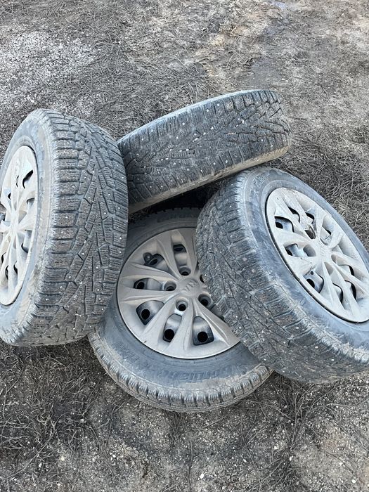 Продам зимние шины с дисками