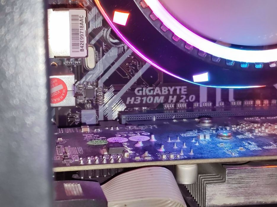 Kompyuter sotiladi ddr4 core i3 8100 core i3 10100f