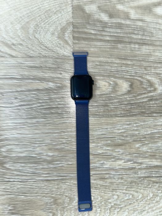 Apple Watch SE 2020 (40 мм, 100% аккумулятор)