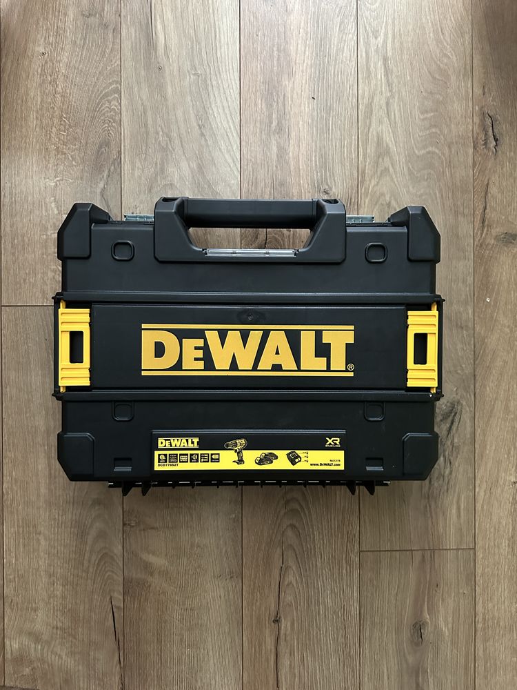 NOU! Set DEWALT DCD778S2T Masina de gaurit + Acumulatori + Incarcator