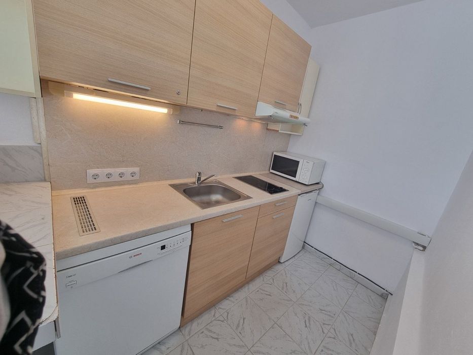 Дава се под наем Къща в Разлог - 77 кв.м за 1195.95 € - Снимка #2