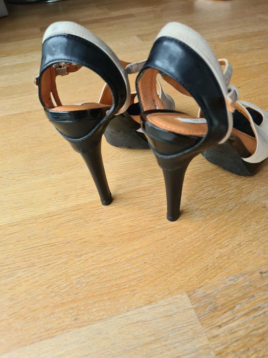 Sandale ocazie bej, piele intoarsa