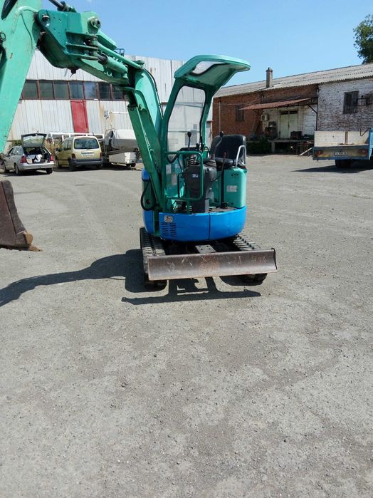 Услуги с мини багер, бобкат, и малък самосвал.