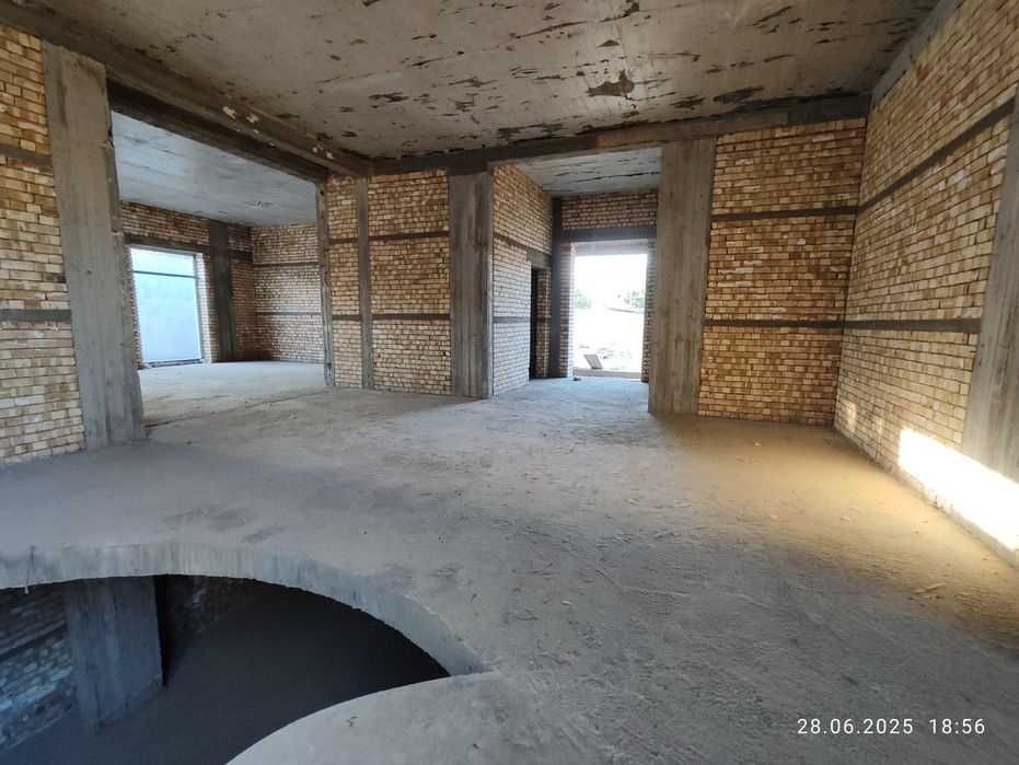 Срочно! Участок 28,5 соток с постройкой 500 м² Мирзо-Улугбек М.Горький