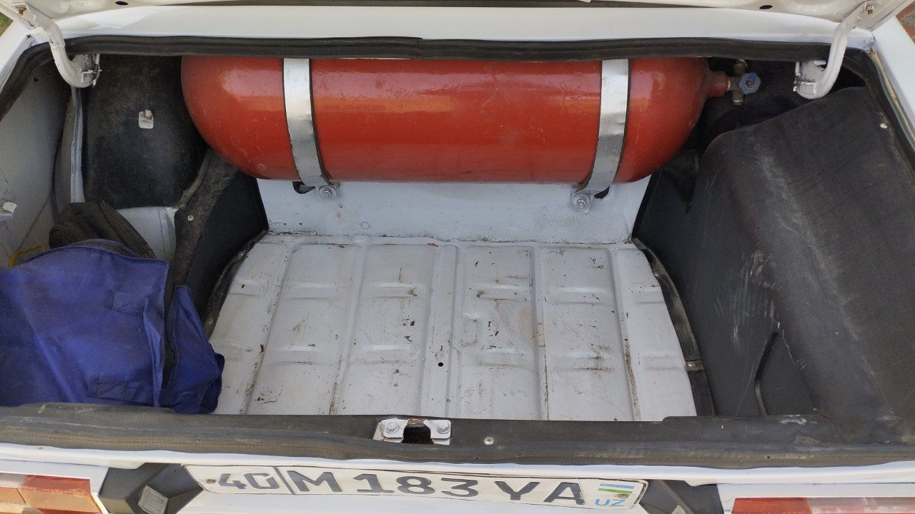 Vaz 2106 magnitafoni bor holati yaxshi