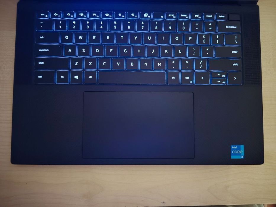 DELL XPS 9510 15,6" WUXGA IPS / CORE i5-11400H / 8GB DDR4 / 256GB NVMe