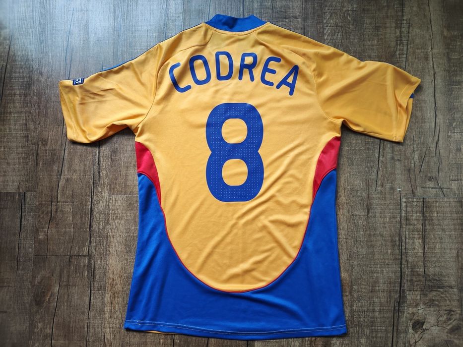 Tricouri de fotbal Romania - prețuri și mărimi in descriere