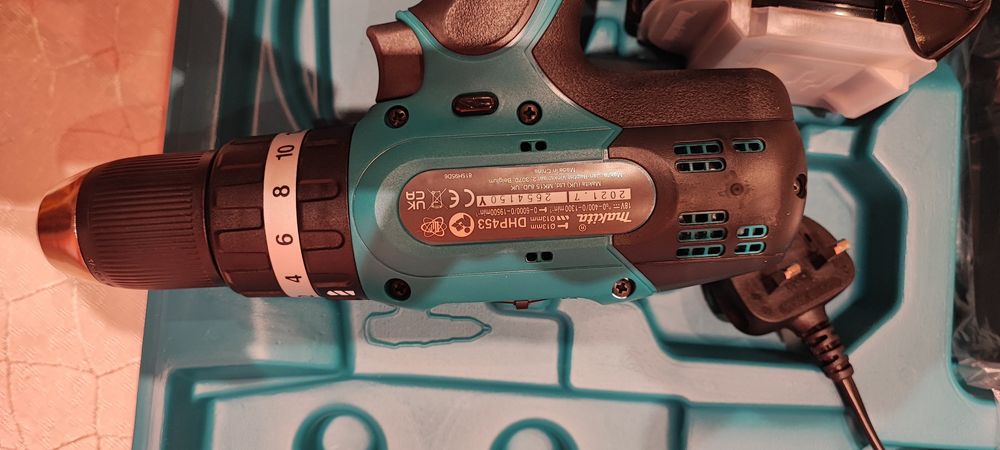 Макита,зарядно,DHP485 ,453,винтоверт.батерия ,вл1830.bl1830.чанта хилт