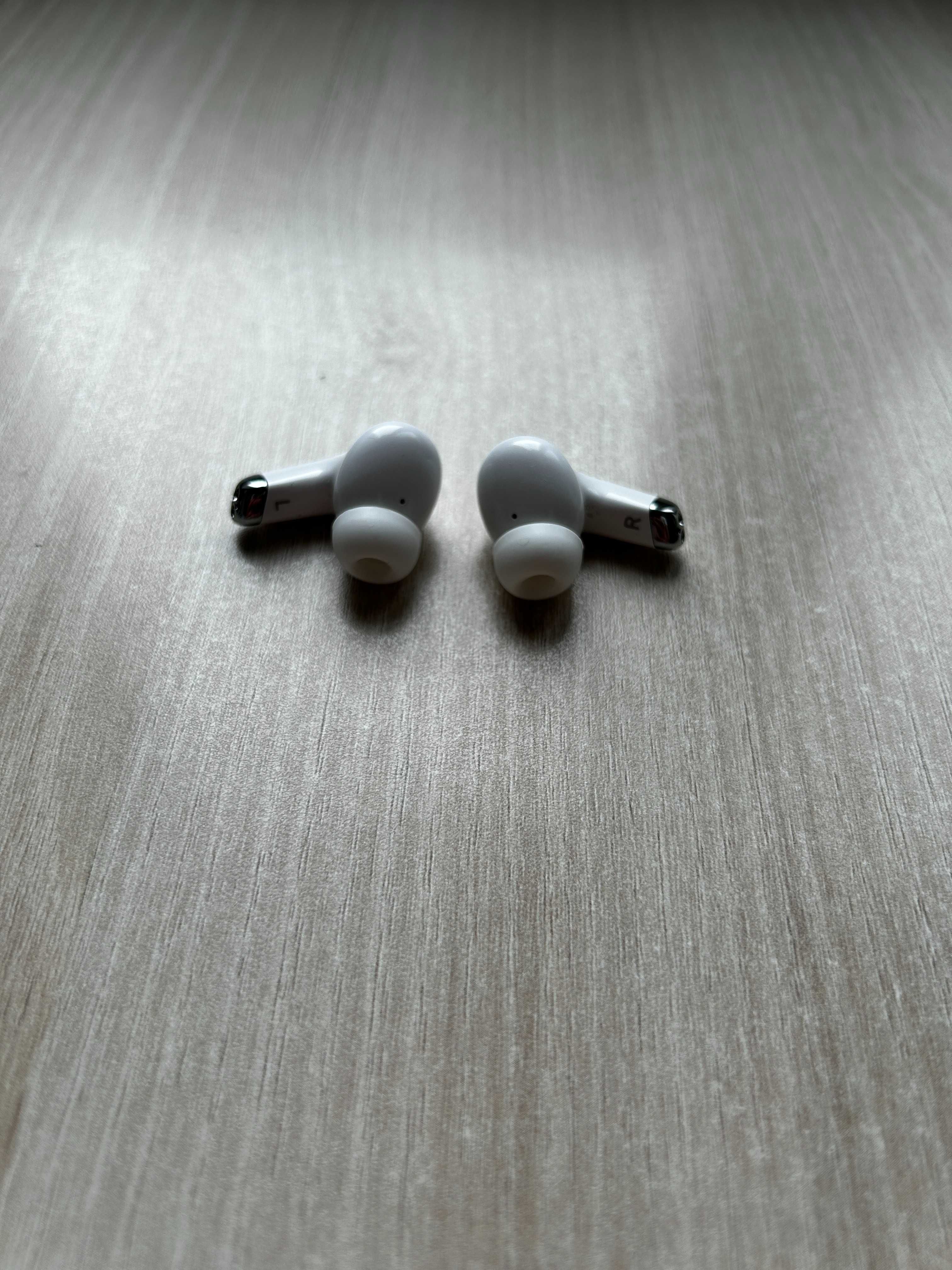 Продавам bluetooth слушалки Lenovo ThinkPlus LivePods LP5