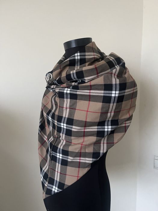 Esarfa Burberry print  , impecabila