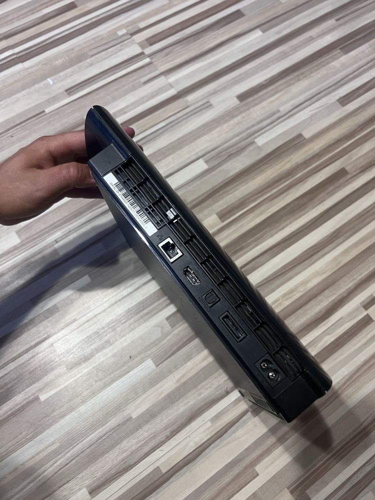 Продавам Playstation 3 + игри - в много добро състояние