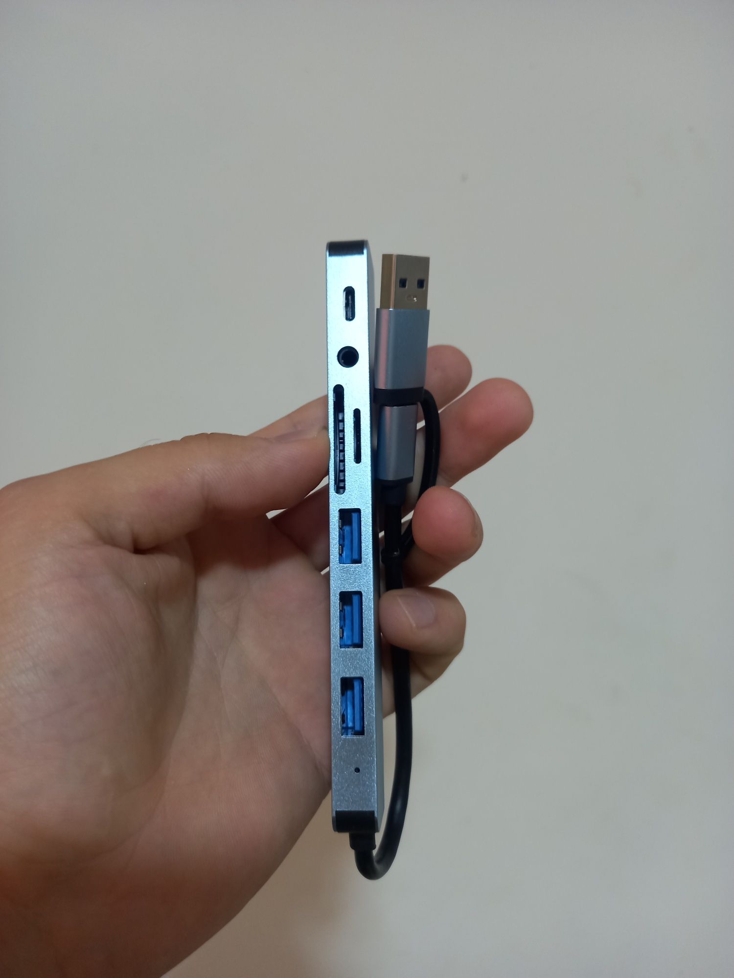 Telefon, Noutbuklar uchun 8x port.