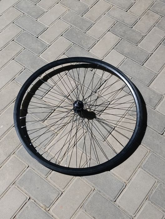 Продам колеса на фикс передние колесо нужно периспицевать задание