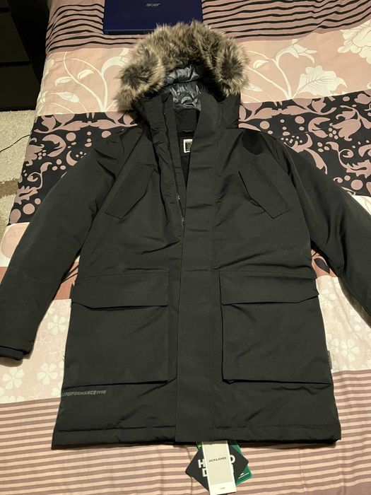 Намалено JACK & JONES Jcomeyland Hybrid Down Parka яке с качулка и пух