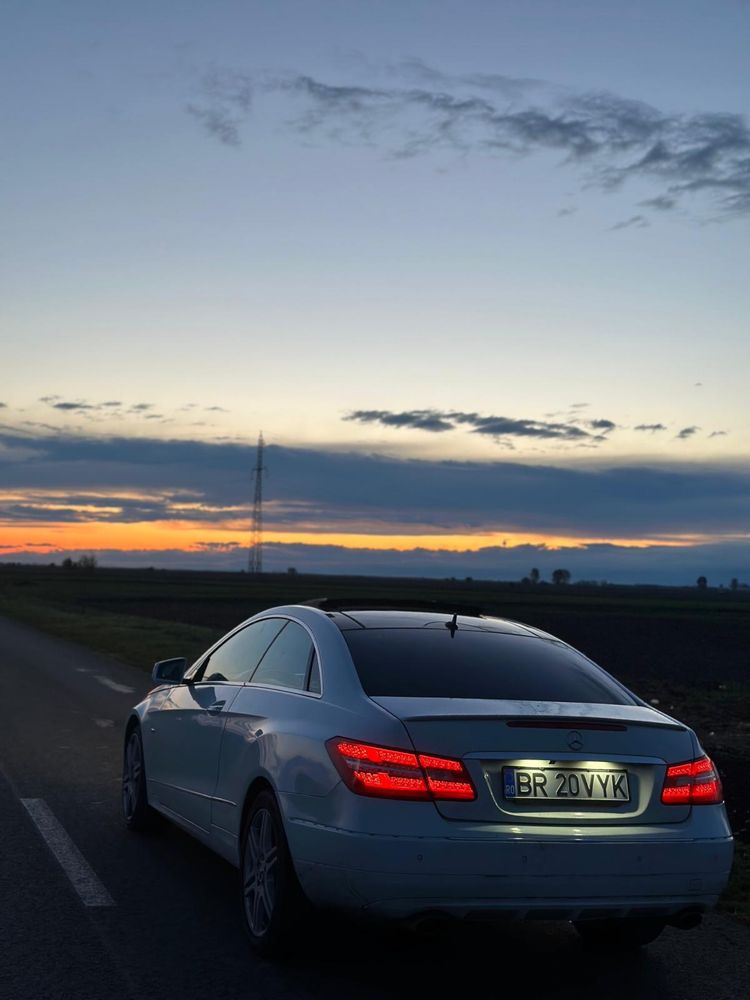 Vând mercedes E350 coupe