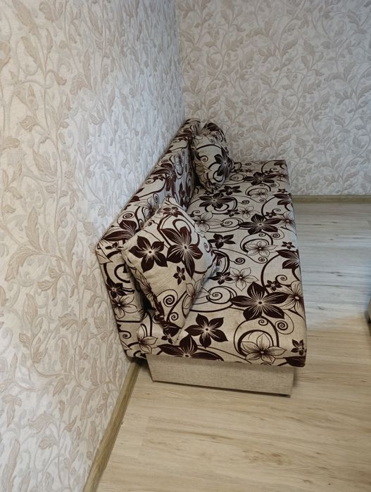 Диван (софа),длина 180,раскладывается