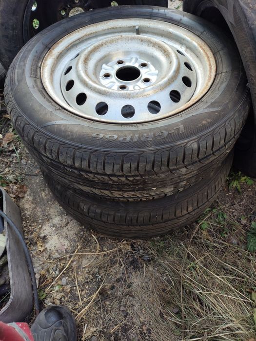 Колеса пара 205x60r16 и пара 215х60r16