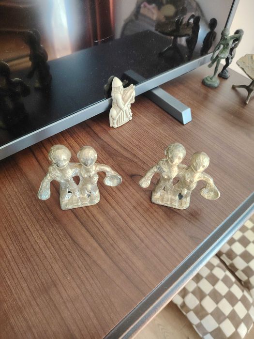 Grup 2 statuete arhaice din bronz stil arhaic