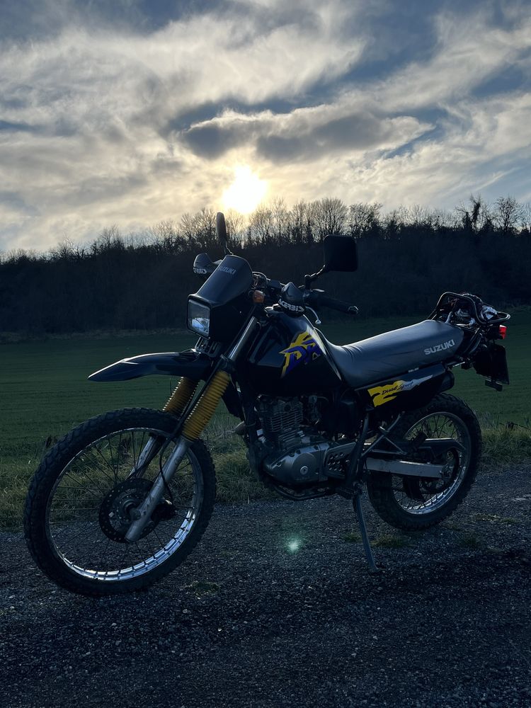 Suzuki DR 125 SE