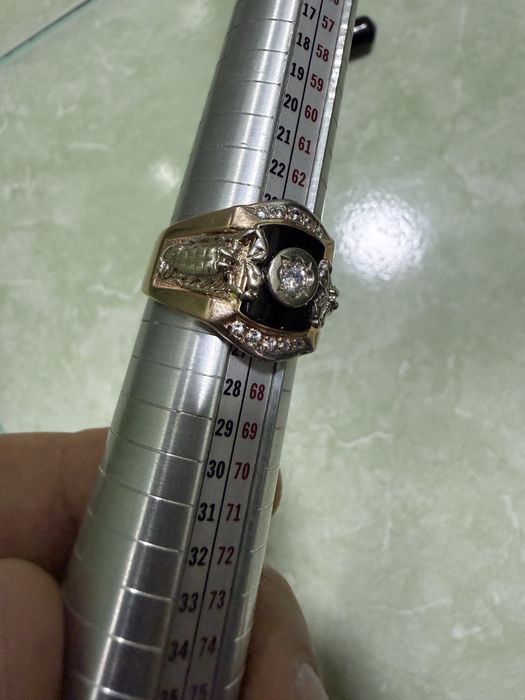 Мужской золотой кольцо скарпион