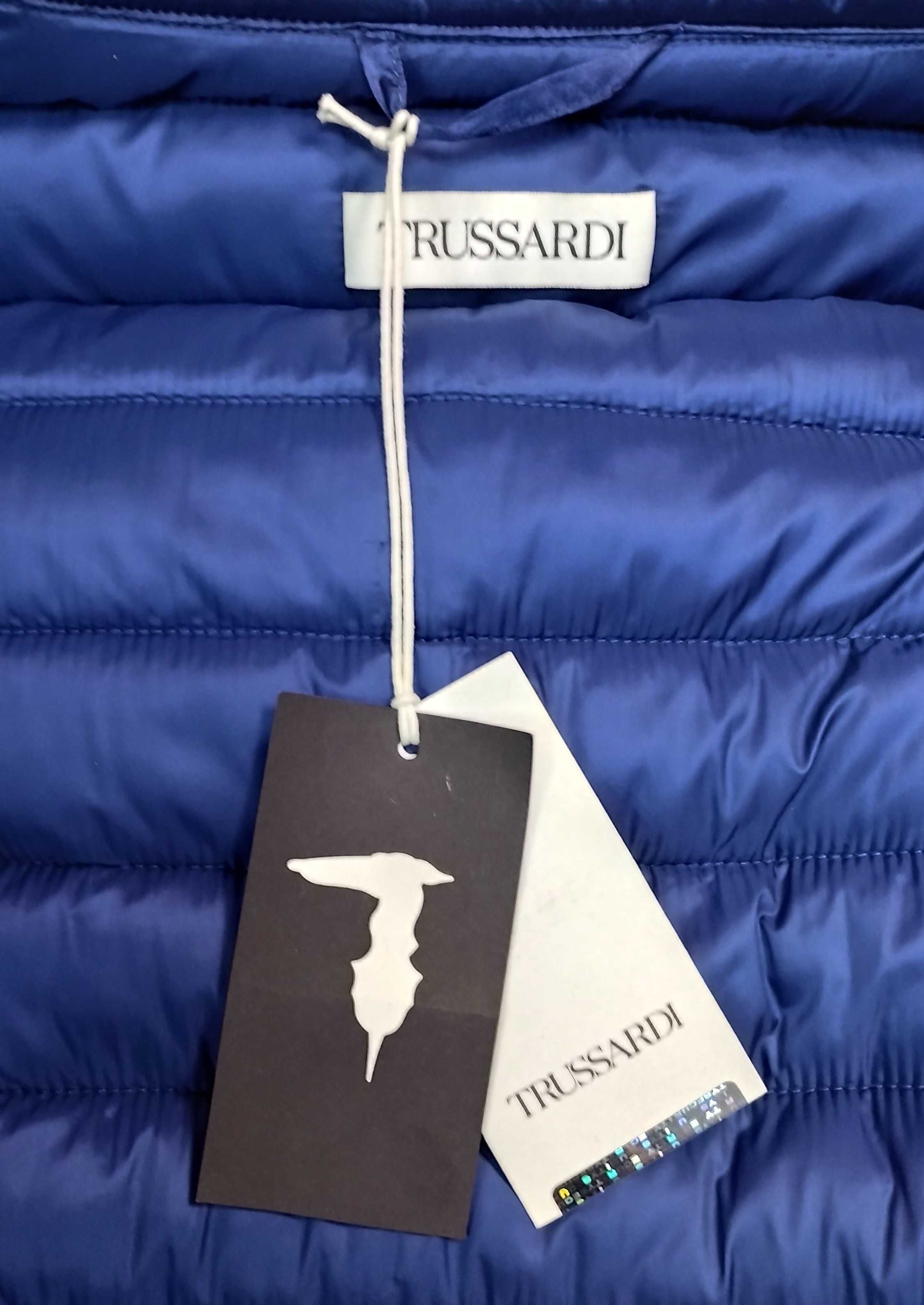 TRUSSARDI Оригинално дамско синьо ватирано яке Made in Italy ново