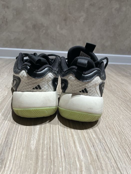 Adidas Trae Unlimited 2 Basketball shoes