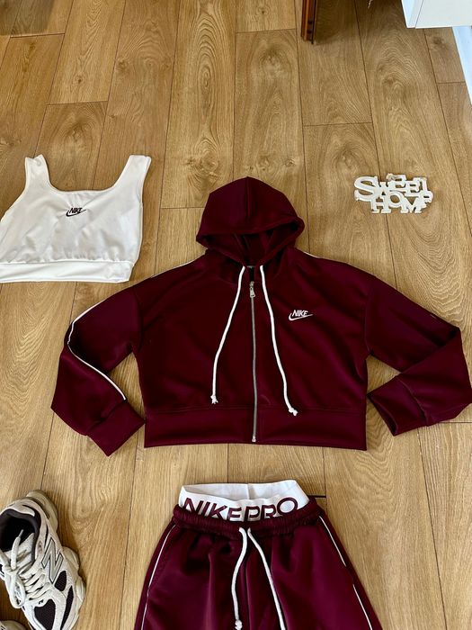Разкошен спортен сет 3 части Nke
