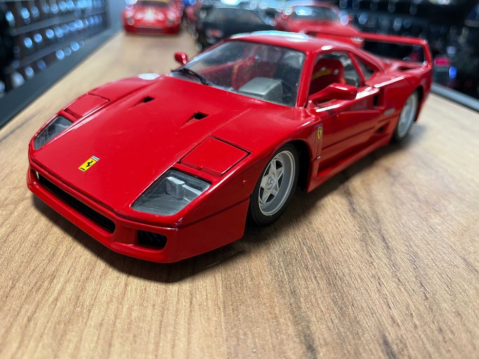 Метална колекционерска количка  модел FERRARI F40 EVOLUZIONE 1:18