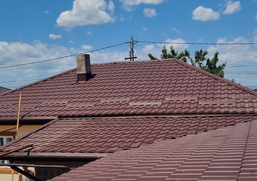Montaj acoperisuri complete reparatii urgente.
