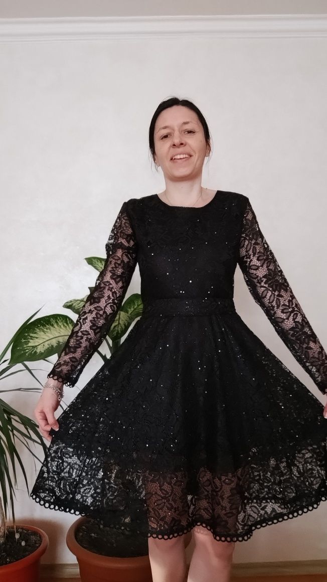 Rochie de ocazie cu dantelă