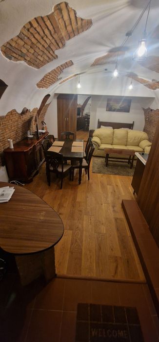 Inchiriez apartament regim hotelier