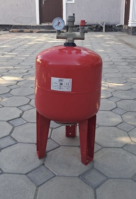 Расширительный бочок 36 литров с термометром