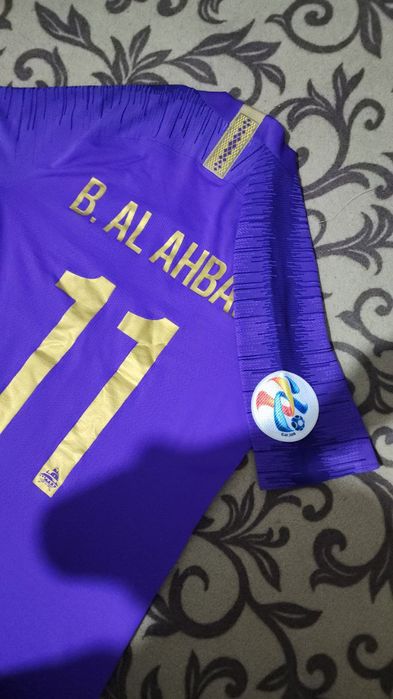 Orginal forma     Al-AIN Jamosi futbolchisining orginal formasi