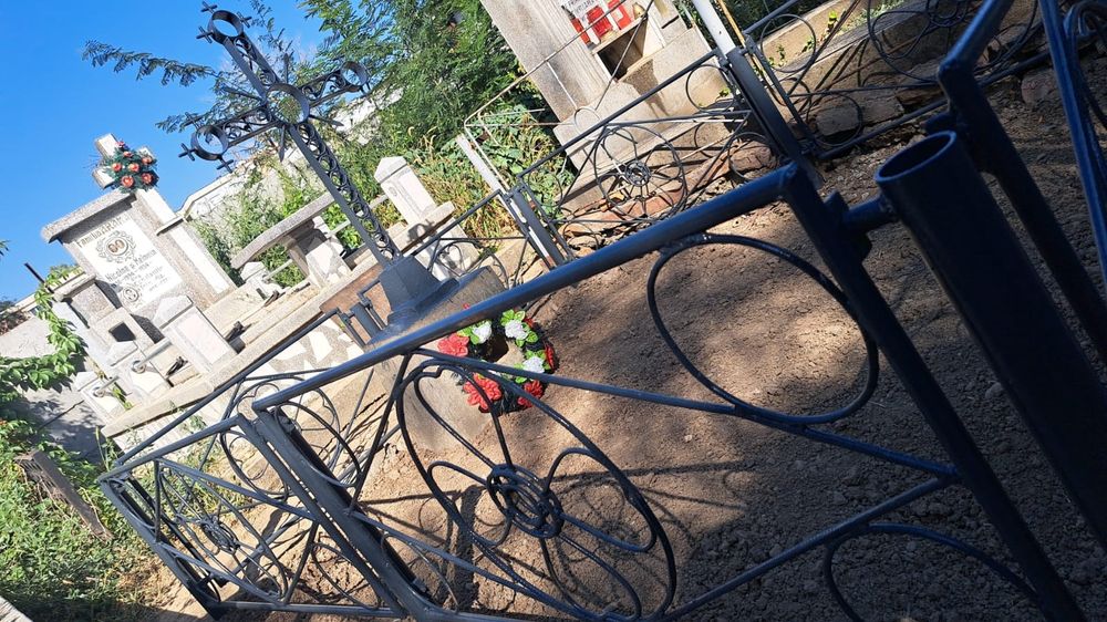 Loc de veci, Cimitrul Eternitatea