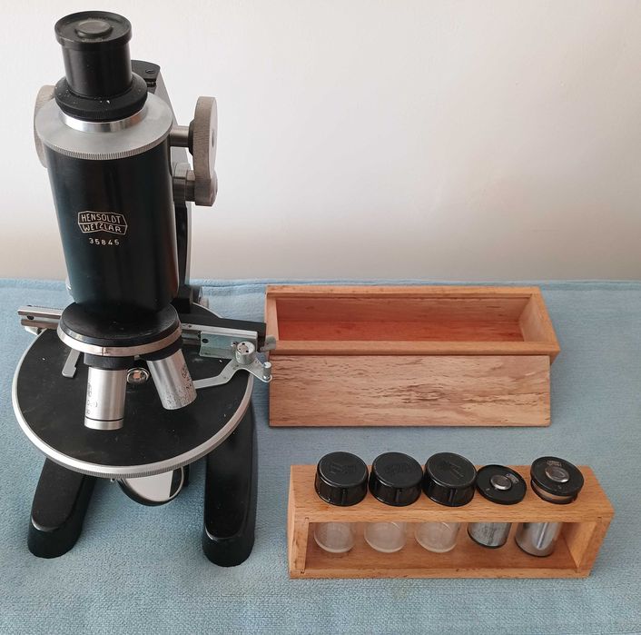 Като нов немски лабораторен микроскоп HENSOULT WETZLAR с три обектива