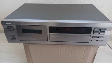 Yamaha KX 493 cassette deck