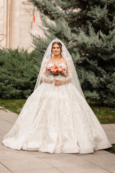 Rochie de mireasa . NU TRIMIT PRIN CURIER