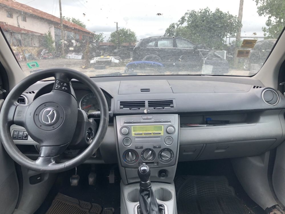 Mazda 2/Мазда 2 (1,25i) 2003г. на части