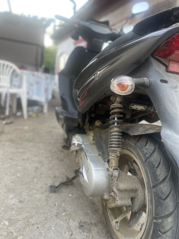 Scuter vinici aparache Rx8