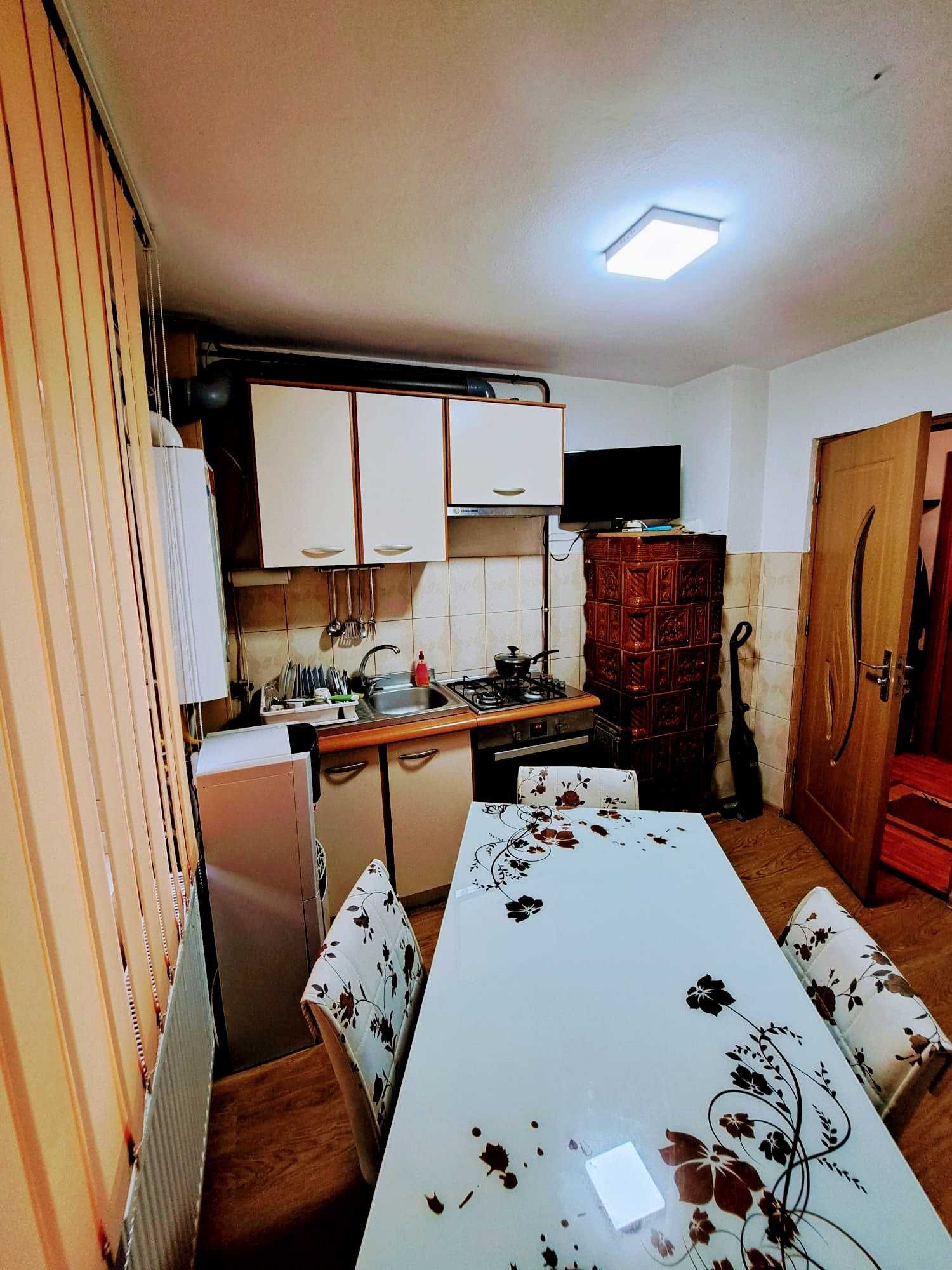 Vand apartament 4 camere