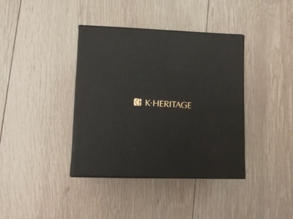 продам визитницу из чистого дерева K-Heritage