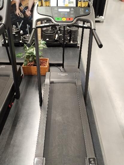 Bandă de alergat T520b Confort 13 km/h 43 - produs resigilat Decathlon