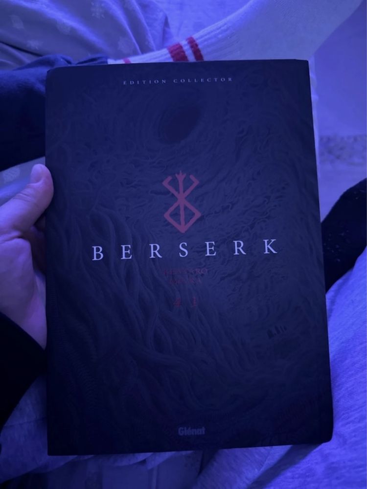 BERSERK carte colectie