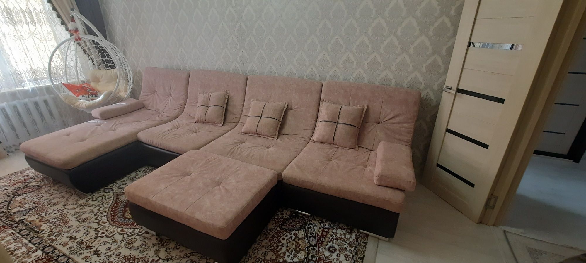 Продается диван в хорошем состоянии