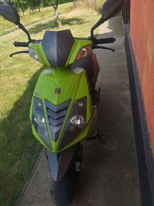 Vand scuter Explorer GT 50, arata foarte bine.